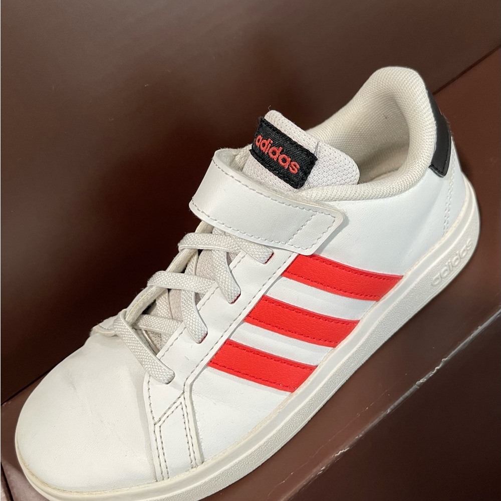 Adidas Kids White Sneakers with Red Stripes - Picture 2 of 4